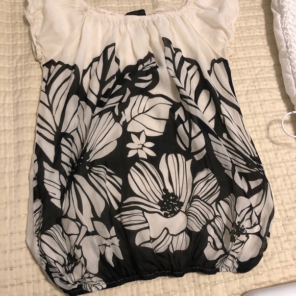 Black and white Top - Picture 2 of 2